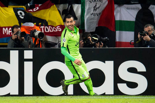 Juventus Carlos Tevez jublar