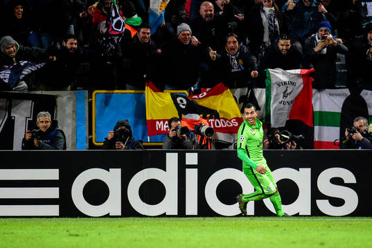 Juventus Carlos Tevez jublar