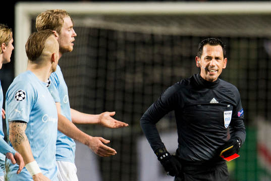 s Magnus Eriksson och Filip Helander kritiserar Domare