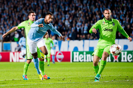 s Isaac Kiese Thelin och Juventus Giorgio Chiellini
