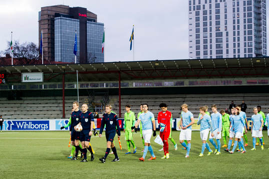 Lagen och domarna gör entré