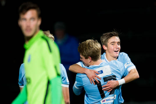 Malmö FFs Anton Kralj jublar ihop med Jacob Blixt