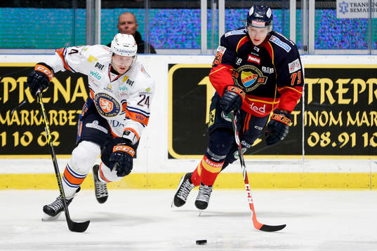 Växjös Jani Lajunen och Djurgårdens Adam Ollas Mattsson