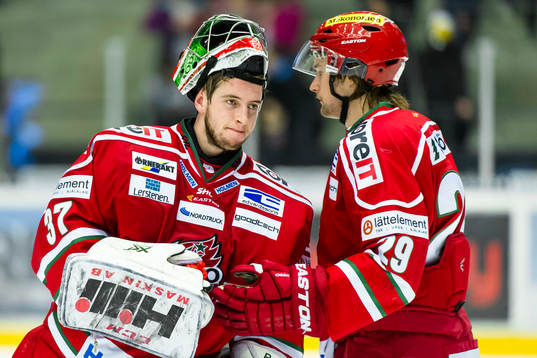 Modos målvakt Adam Reideborn och Dennis Persson