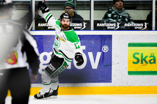 Rögles Jack Connolly jublar