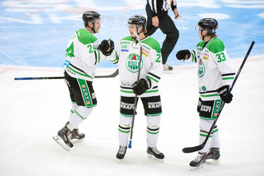 Rögles Peter LeBlanc firar med Calle Rosén och Niklas