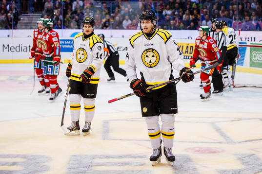 Brynäs Oscar Eklund och David Westlund deppar