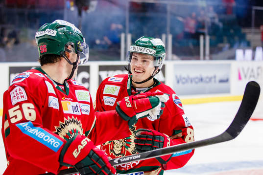 Frölundas Erik Gustavsson gratulerar Andreas Johnson