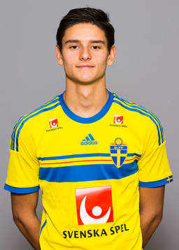 Emin Karaman, som spelar i P16/98-landslaget