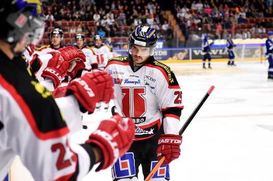 Örebros Martin Johansson jublar