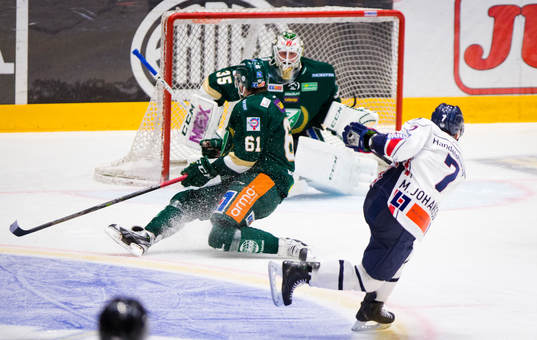 Linköpings Magnus Johansson gör 3-4 på Färjestads