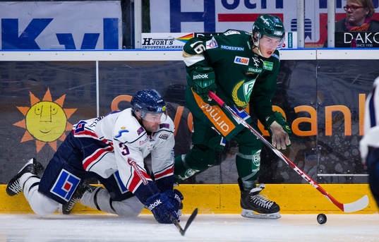 Linköpings Kent McDonell och Färjestads Joakim Nygård i