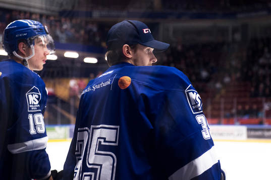 Leksands Tobias Forsberg och Leksands målvakt Viktor
