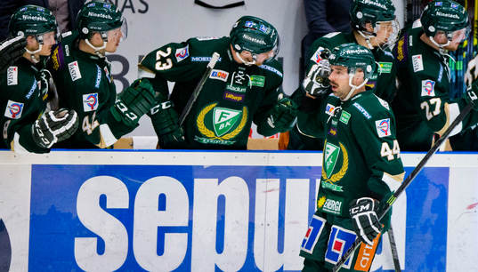 Färjestads Milan Gulas jublar