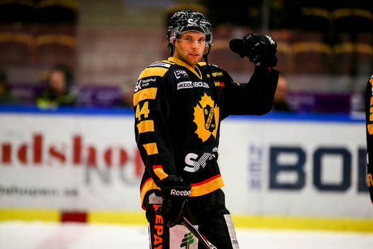 Skellefteås Rob Schremp spänner musklerna