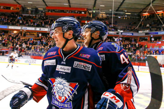 Linköpings Broc Little och Nichlas Hardt jublar
