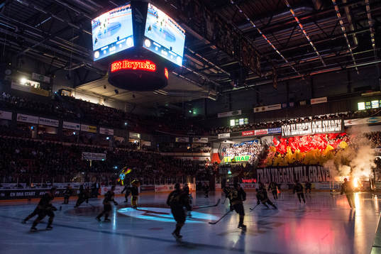 Bra stämning inne på Gavlerinken Arena före
