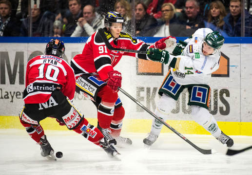 Örebros Derek Ryan och Jakub Krejcik och Färjestads