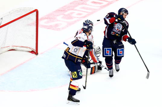 Skott förbi Linköpings Sebastian Karlsson