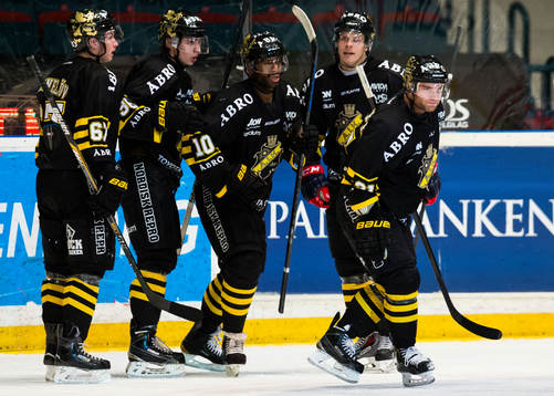 s Christian Sandberg (h) jublar