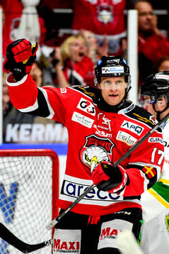 Malmö Redhawks Mathias Tjärnqvist jublar
