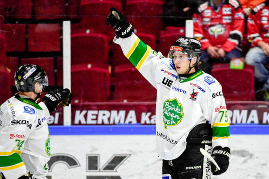 Björklövens Emil Lundberg jublar