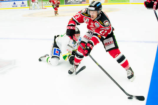 Björklövens Linus Boström och Malmö Redhawks Jeremias