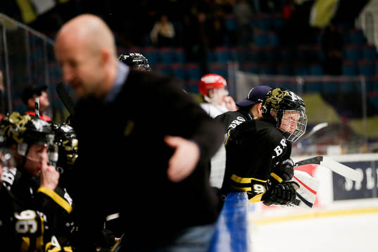 s assisterande tränare Michael Nylander oskarp i