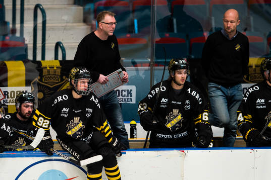 s Alexander Altelius Nylander redo att hoppa in och AIK:s