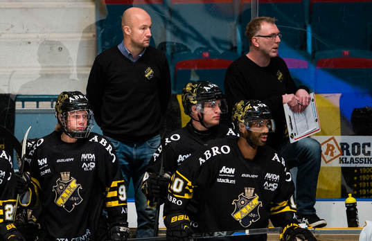 s Alexander Altelius Nylander, assisterande tränare