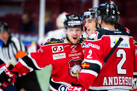 Malmö Redhawks Nicklas Jadeland (tv) jublar ihop med