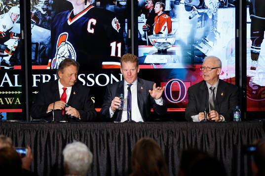 Daniel Alfredsson signerar ett endagkontrakt med Ottawa