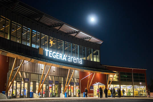 Utanför Tegera Arena före ishockeymatchen i SHL mellan