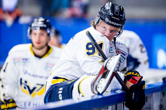 s Andreas Jämtin värmer upp