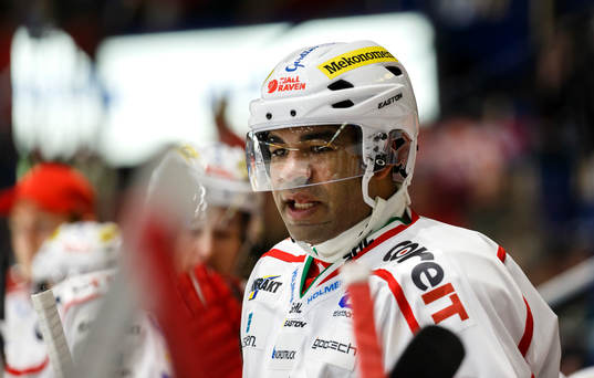 Modos Donald Brashear i båset