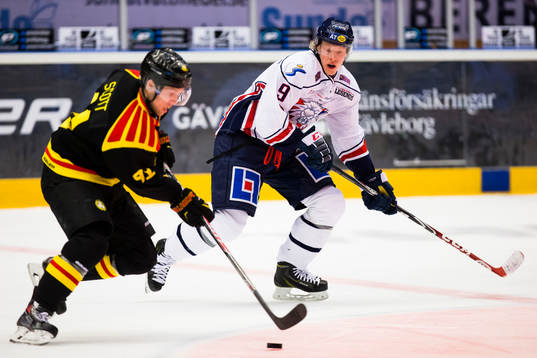 Brynäs Greg Scott och Linköpings Anton Karlsson
