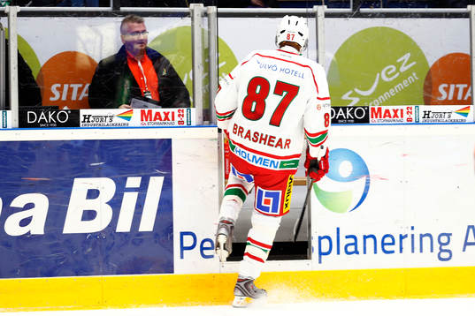 Modos Donald Brashear åker till utvisningsbåset