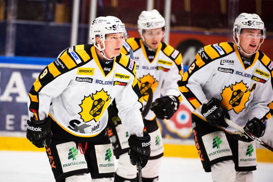 Skellefteås Patrik Zackrisson, till vänster, jublar