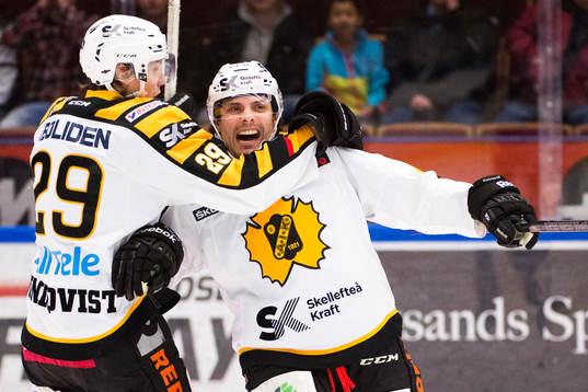 Skellefteås Daniel Widing jublar