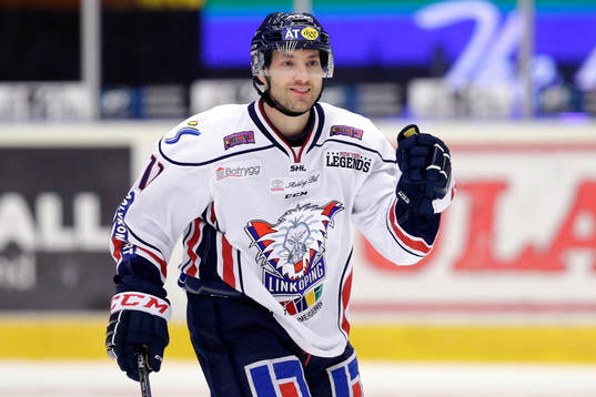 Linköpings Jacob Micflikier firar