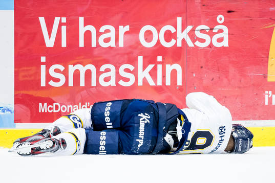 s Ted Brithén som blir skadad