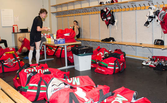 Modos Victor Olofsson och Oscar Hedman  deppar i