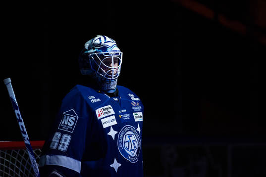 Leksands målvakt Oscar Alsenfelt före ishockeymatchen i