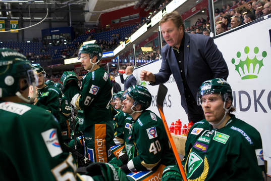 Färjestads assisterande tränare Leif Carlsson coachar