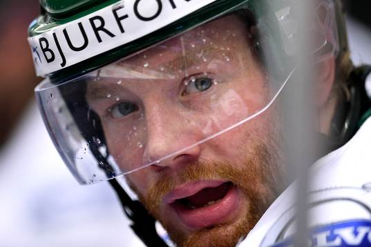 Frölundas Robin Figren på bänken