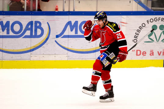 Örebros Martin Johansson jublar