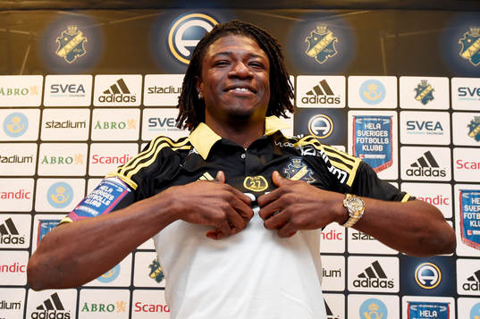 AIK presenterar nyförvärvet Mohamed Bangura på en