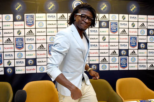 AIK presenterar nyförvärvet Mohamed Bangura på en