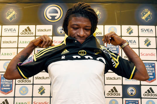 AIK presenterar nyförvärvet Mohamed Bangura på en