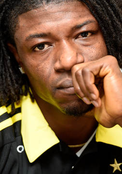 AIK presenterar nyförvärvet Mohamed Bangura på en